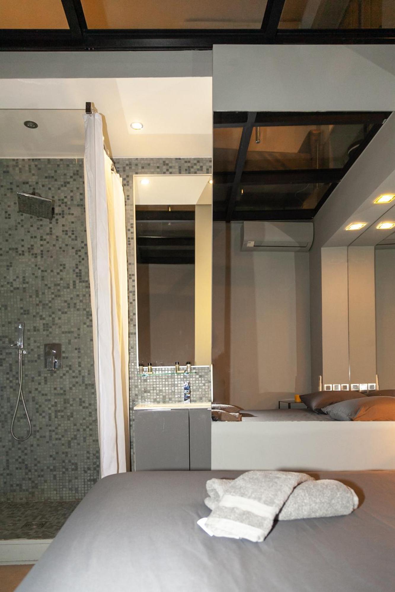 Loft Atypique Avec Terrasse, Calme Et Cosy Apartment Paris Bagian luar foto