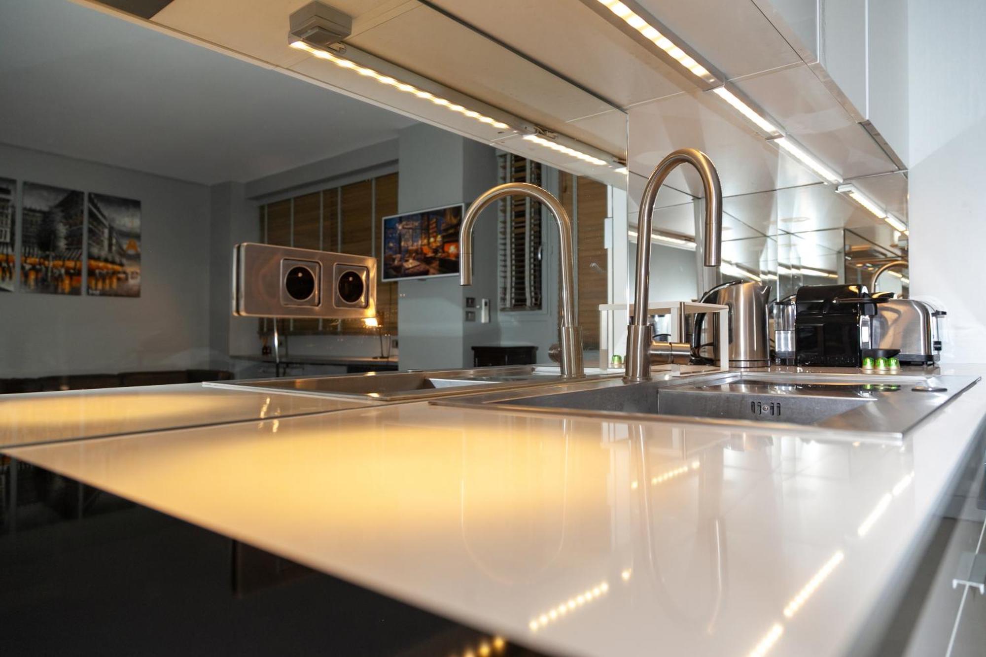 Loft Atypique Avec Terrasse, Calme Et Cosy Apartment Paris Bagian luar foto